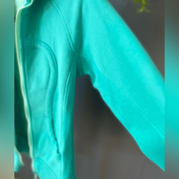 Lululemon athletica. Like new. Excellent condition - Picture 15 of 16